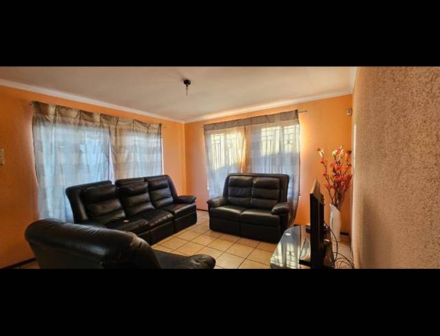 3 BEDROOM HOUSE FOR SALE IN LOTUS GARDENS